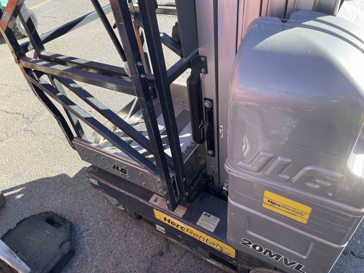 2018 JLG 20MVL-4