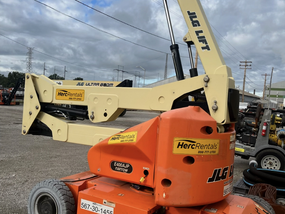 2016 JLG E400AJPN-8
