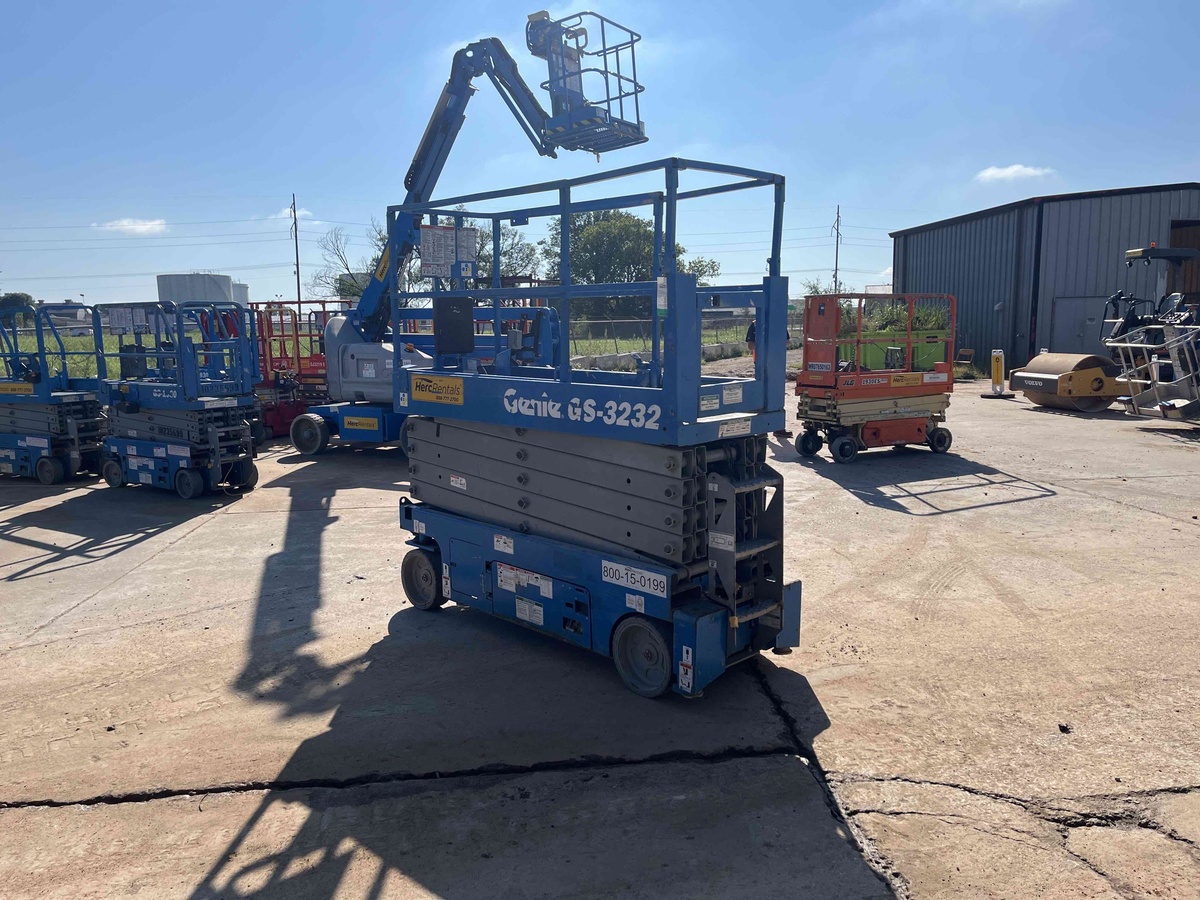 2017 Genie GS-3232-3
