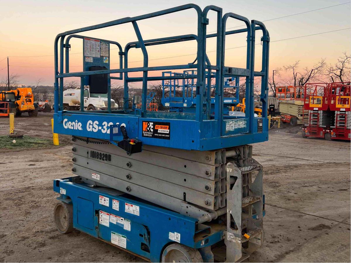 2016 Genie GS-3246-8