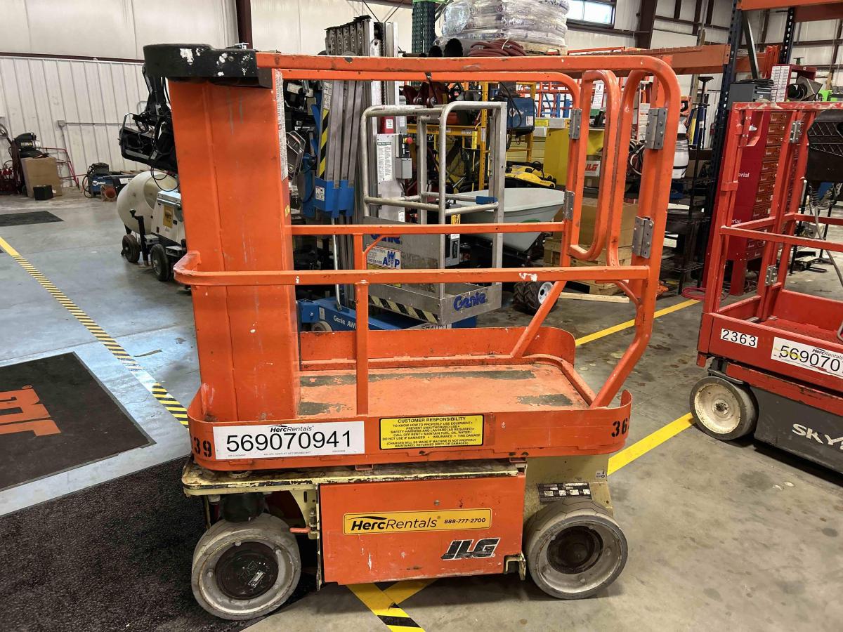 2015 JLG 1230ES