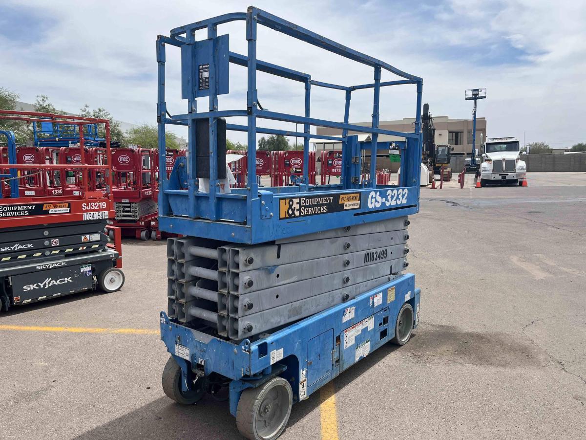 2016 Genie GS-3232