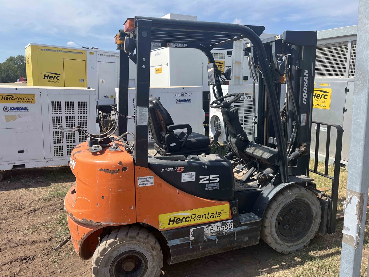 2017 Doosan G25P-5-8