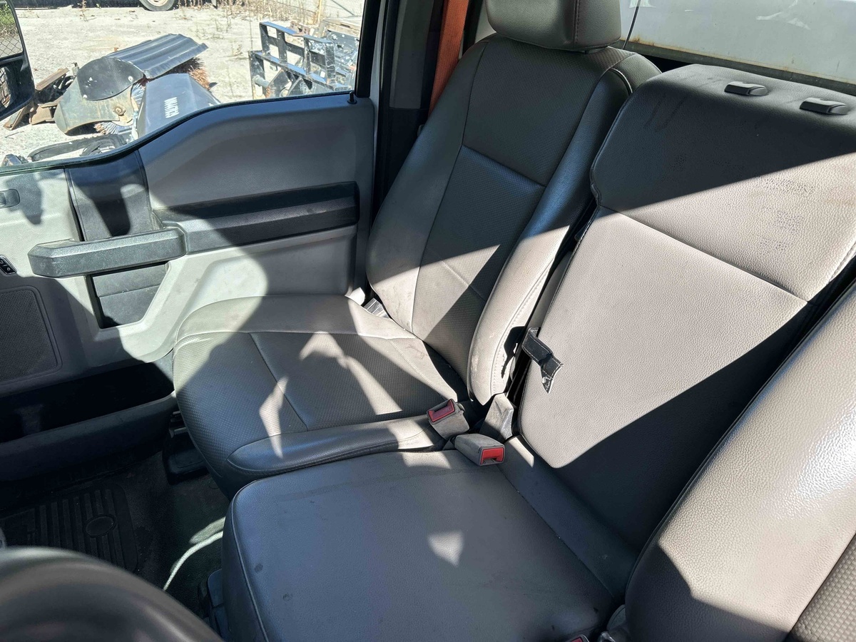 2018 Ford F550-11