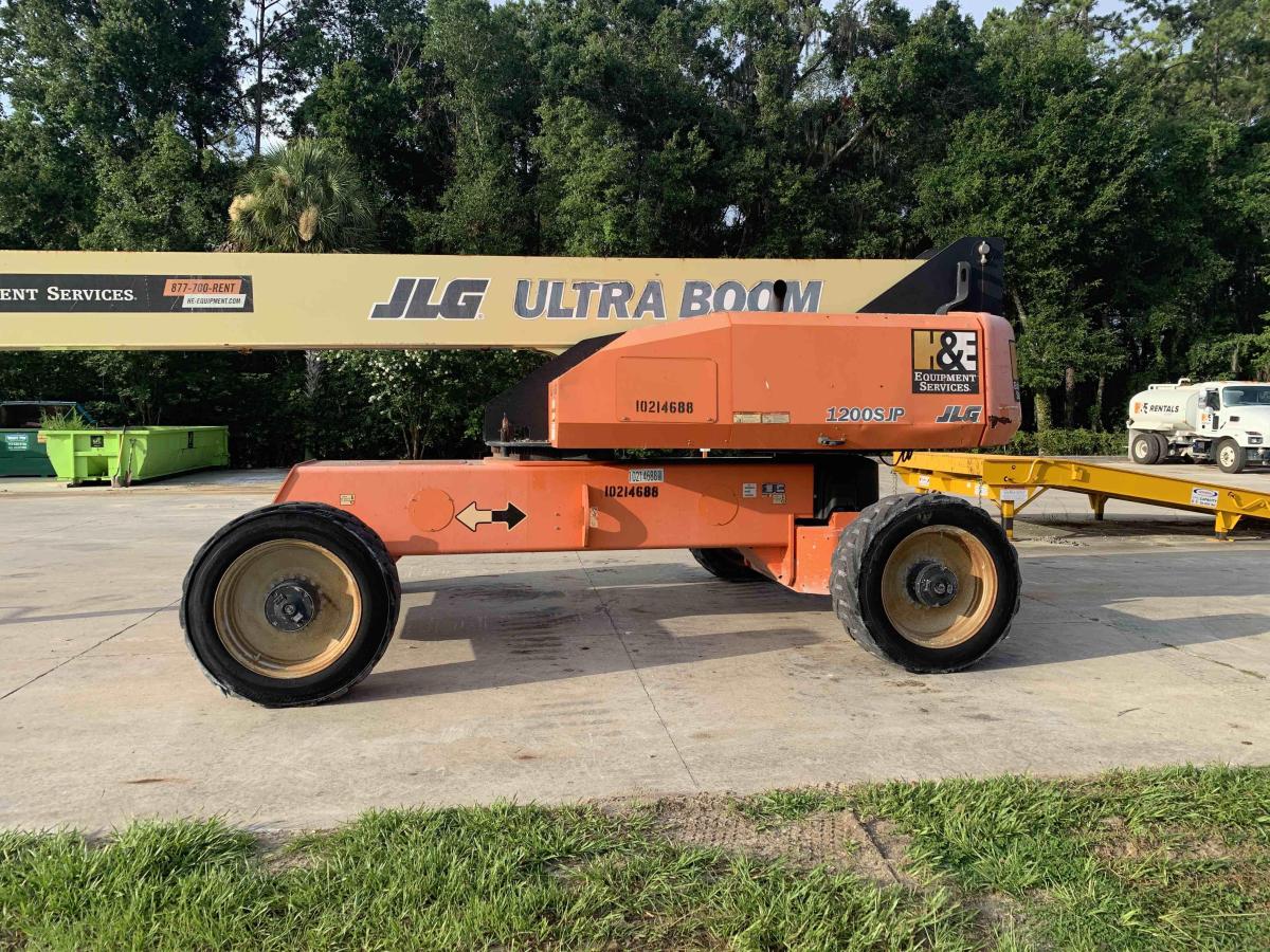 2017 JLG 1200SJP-12