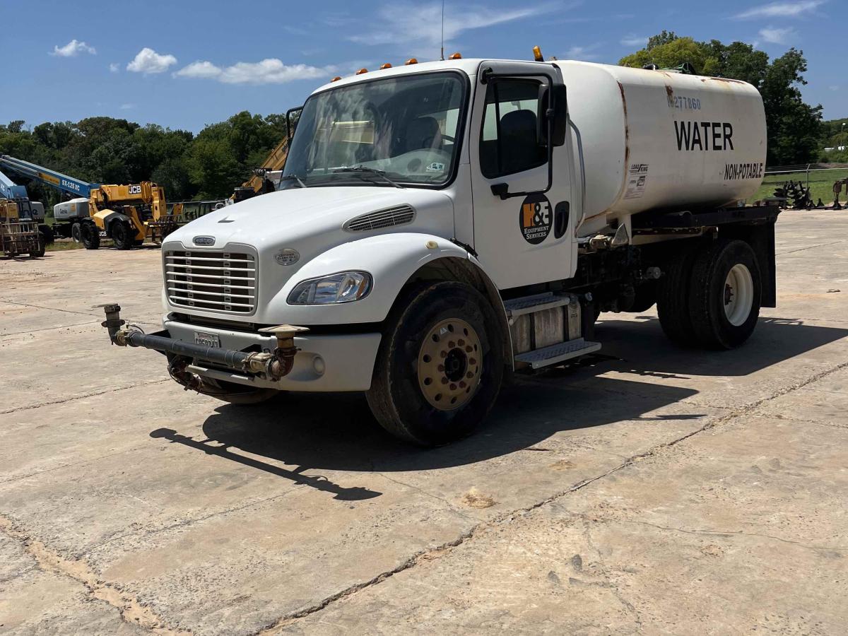 2019 Freightliner M2106