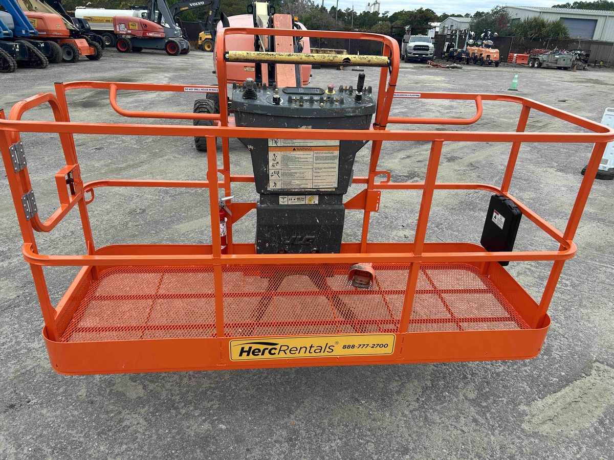 2018 JLG 460SJ-8
