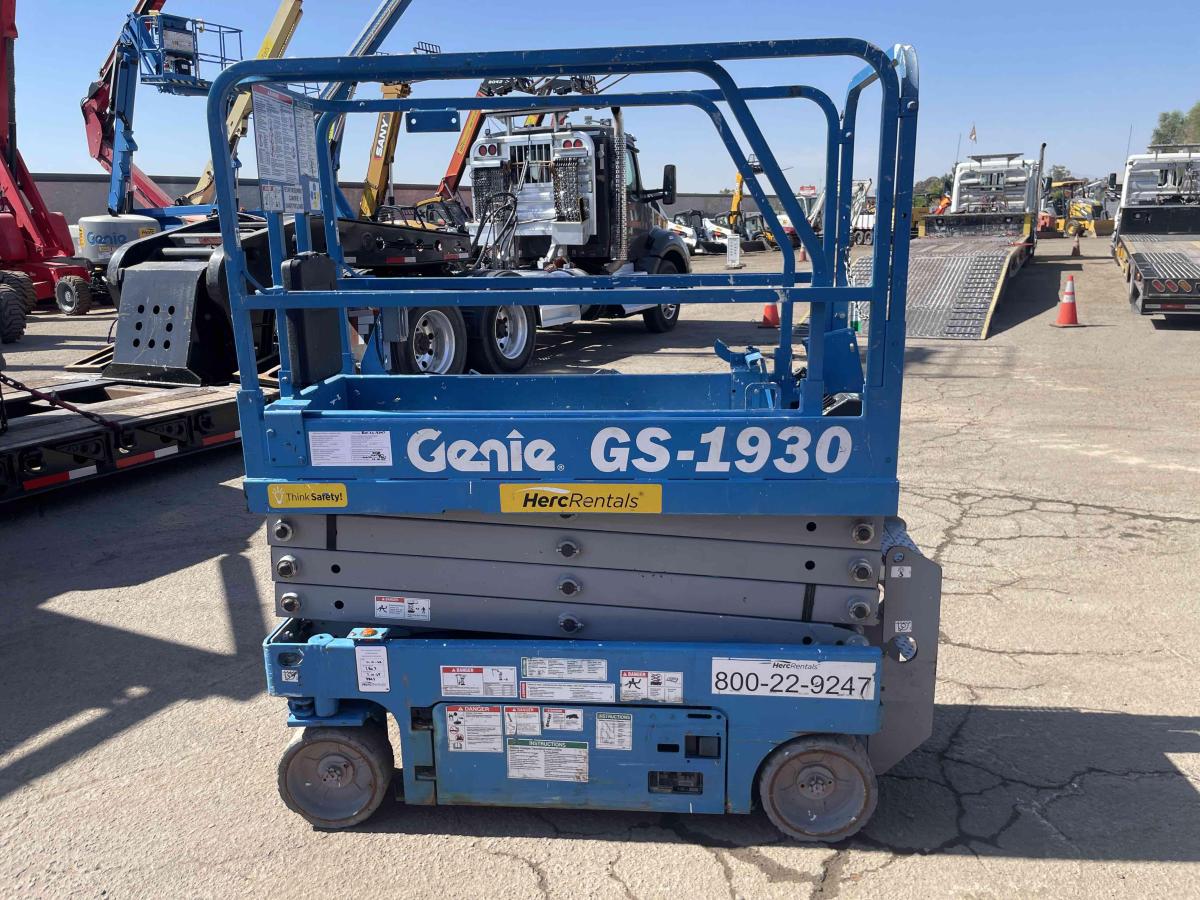 2018 Genie GS-1930