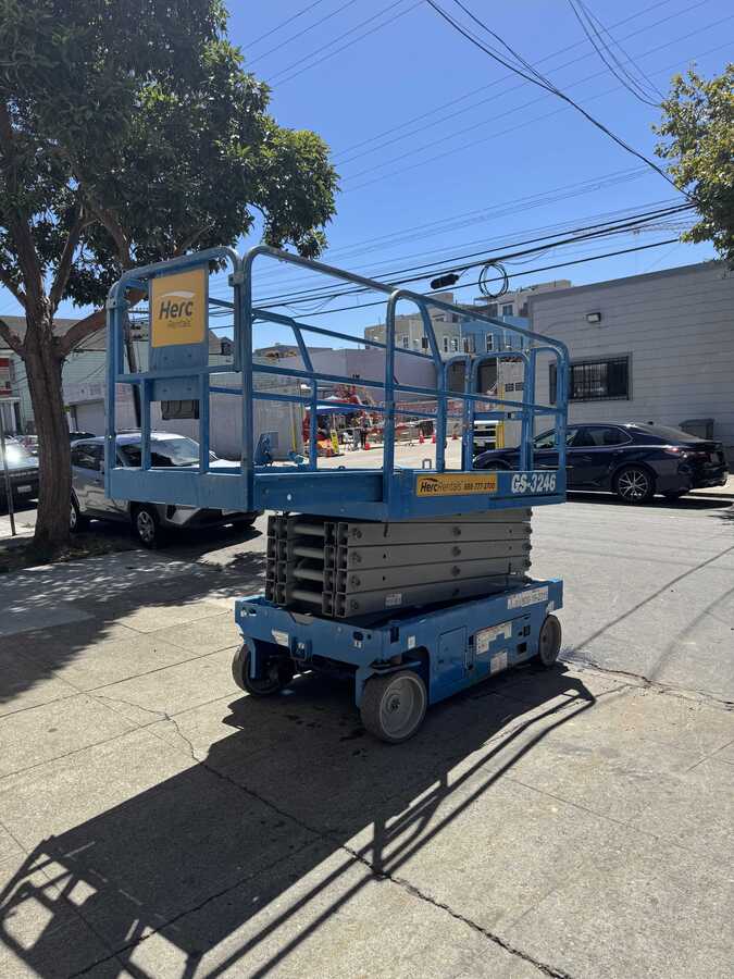 2017 Genie GS-3246-3