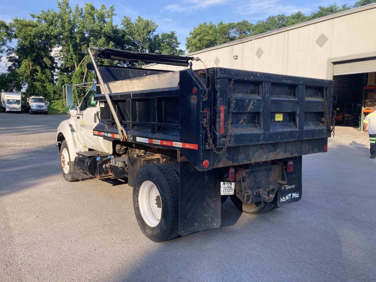 2015 Ford F750-4
