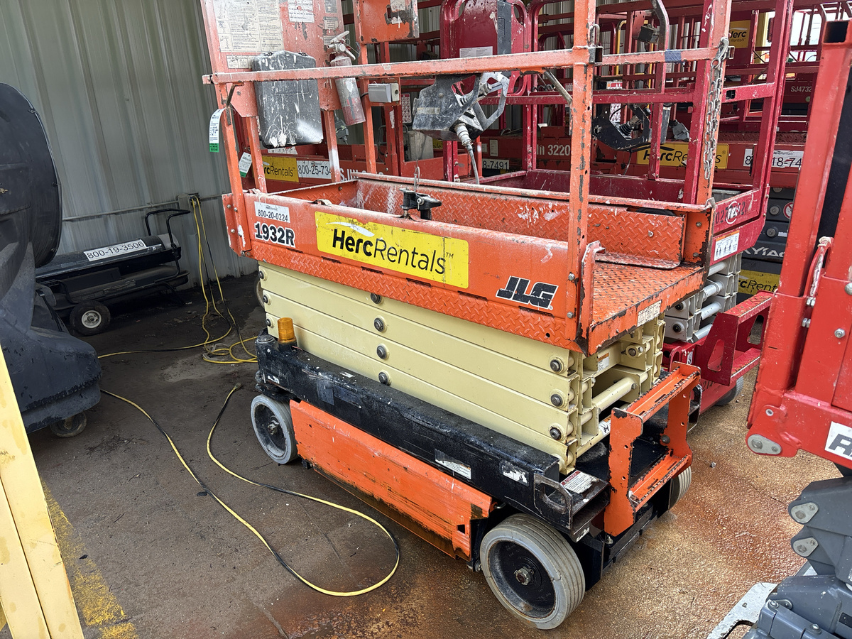 2018 JLG 1932R-5