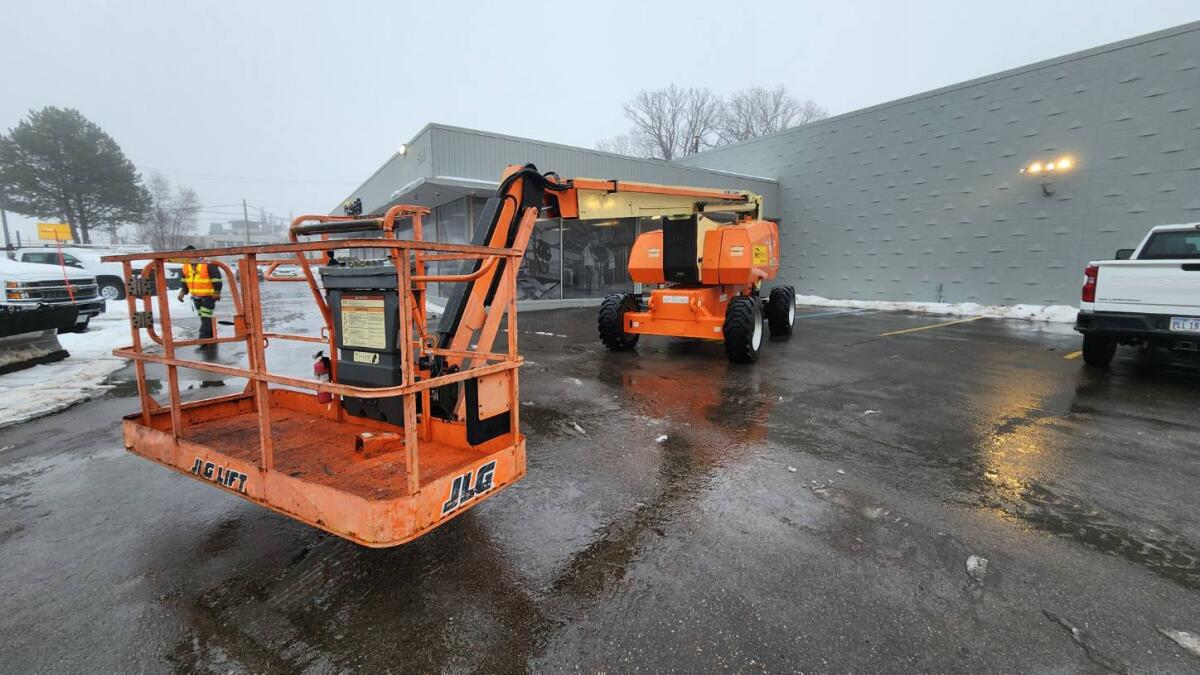2015 JLG 800AJ