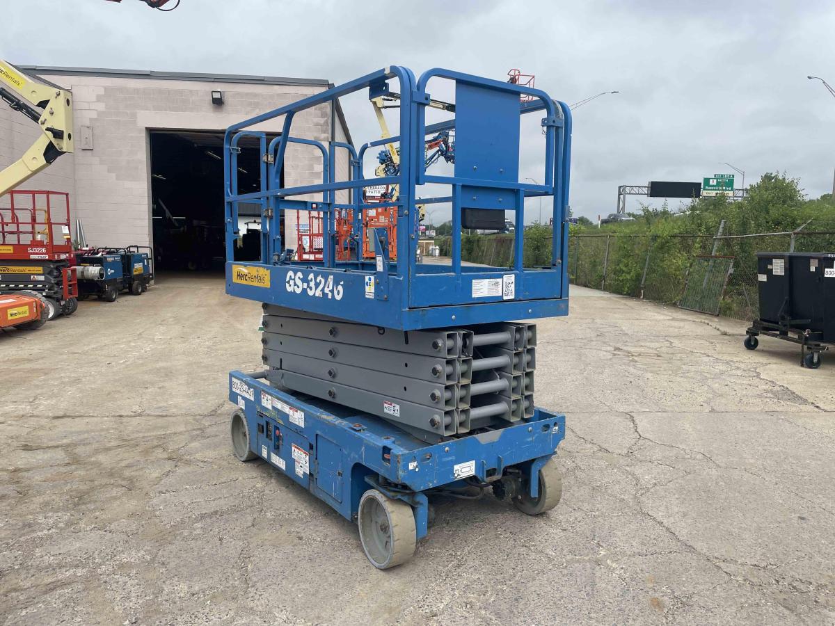 2018 Genie GS-3246
