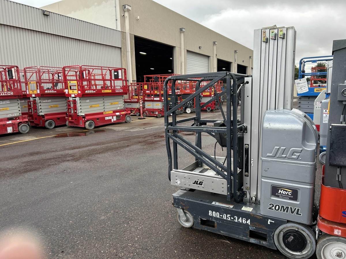 2015 JLG 20MVL-2