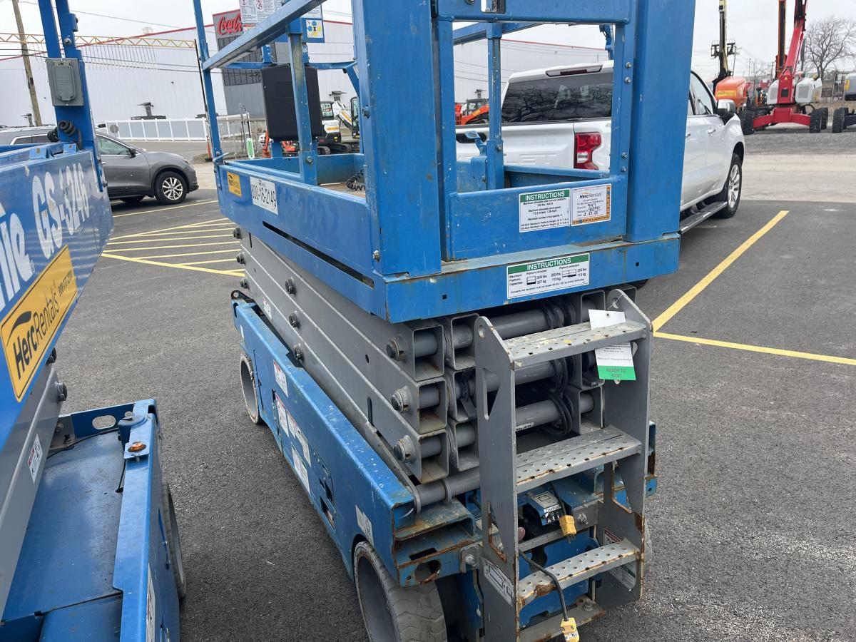 2017 Genie GS-2632