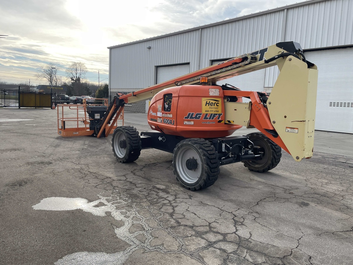 2012 JLG 600AJ-4