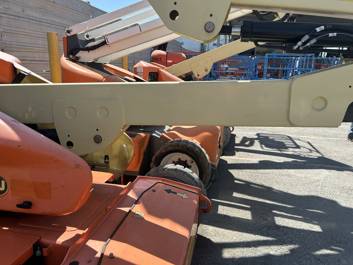 2018 JLG E450AJ-5