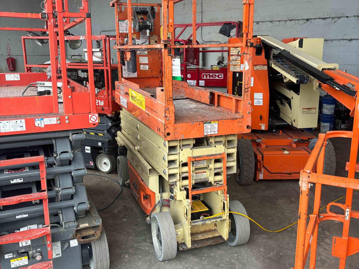 2016 JLG 2632ES