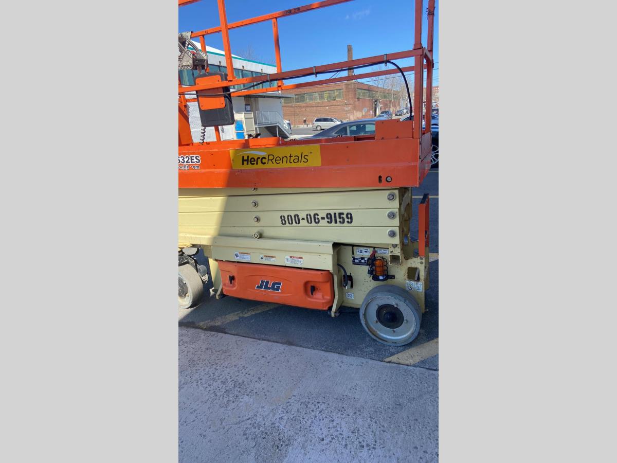 2015 JLG 2632ES