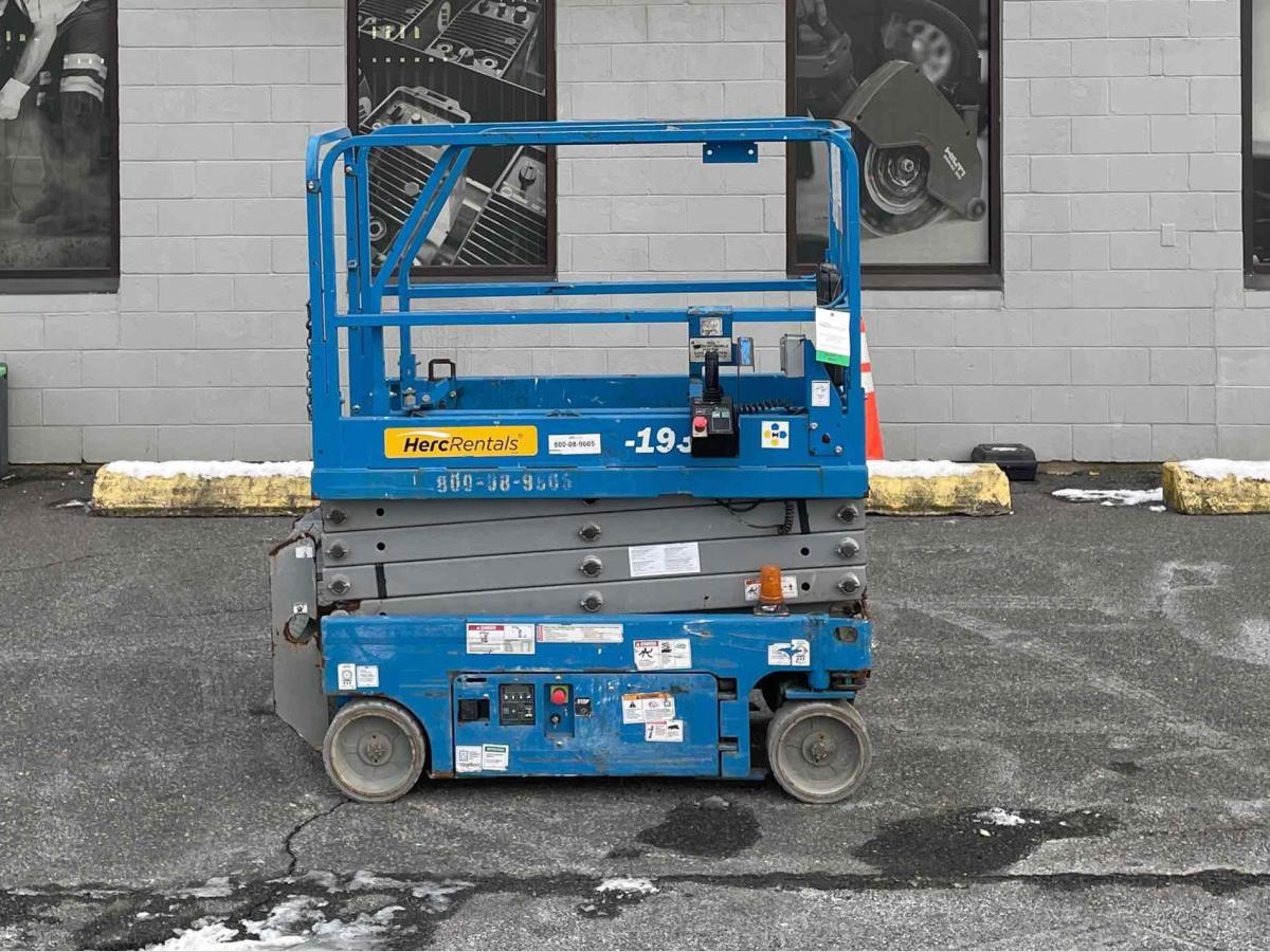 2016 Genie GS-1930