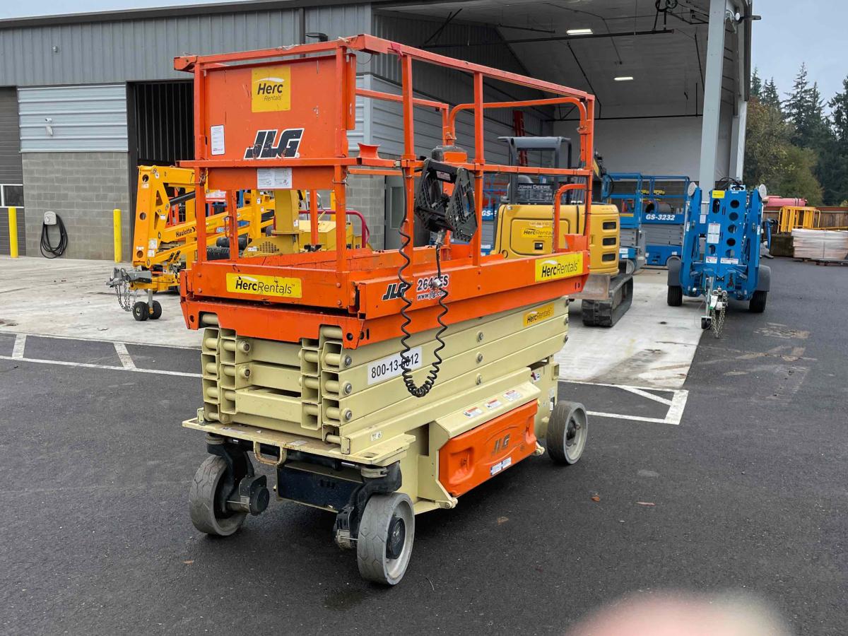 2017 JLG 2646ES-3
