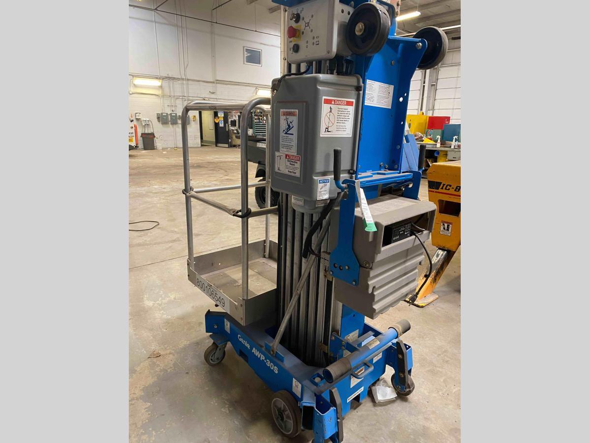 2016 Genie AWP30S Used Aerial Work Platform in CHICAGO, IL, ID211978