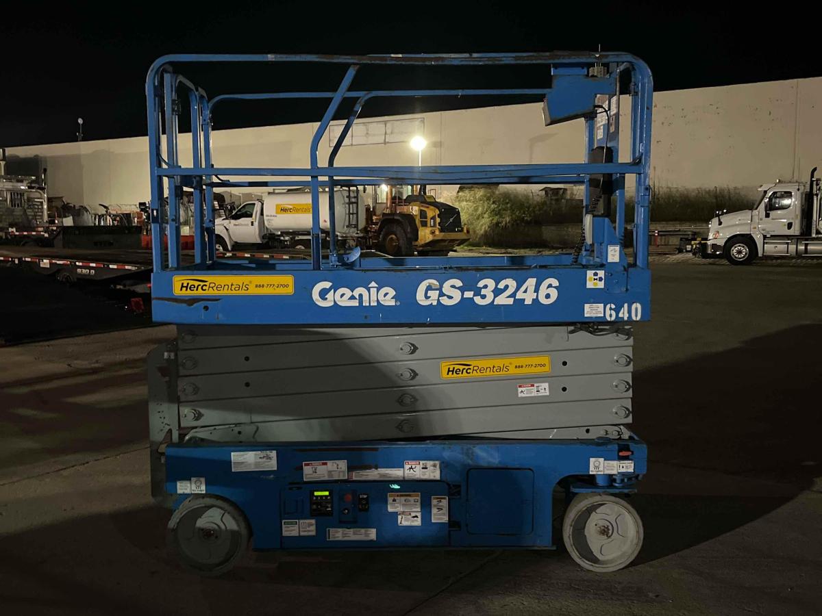 2016 Genie GS-3246