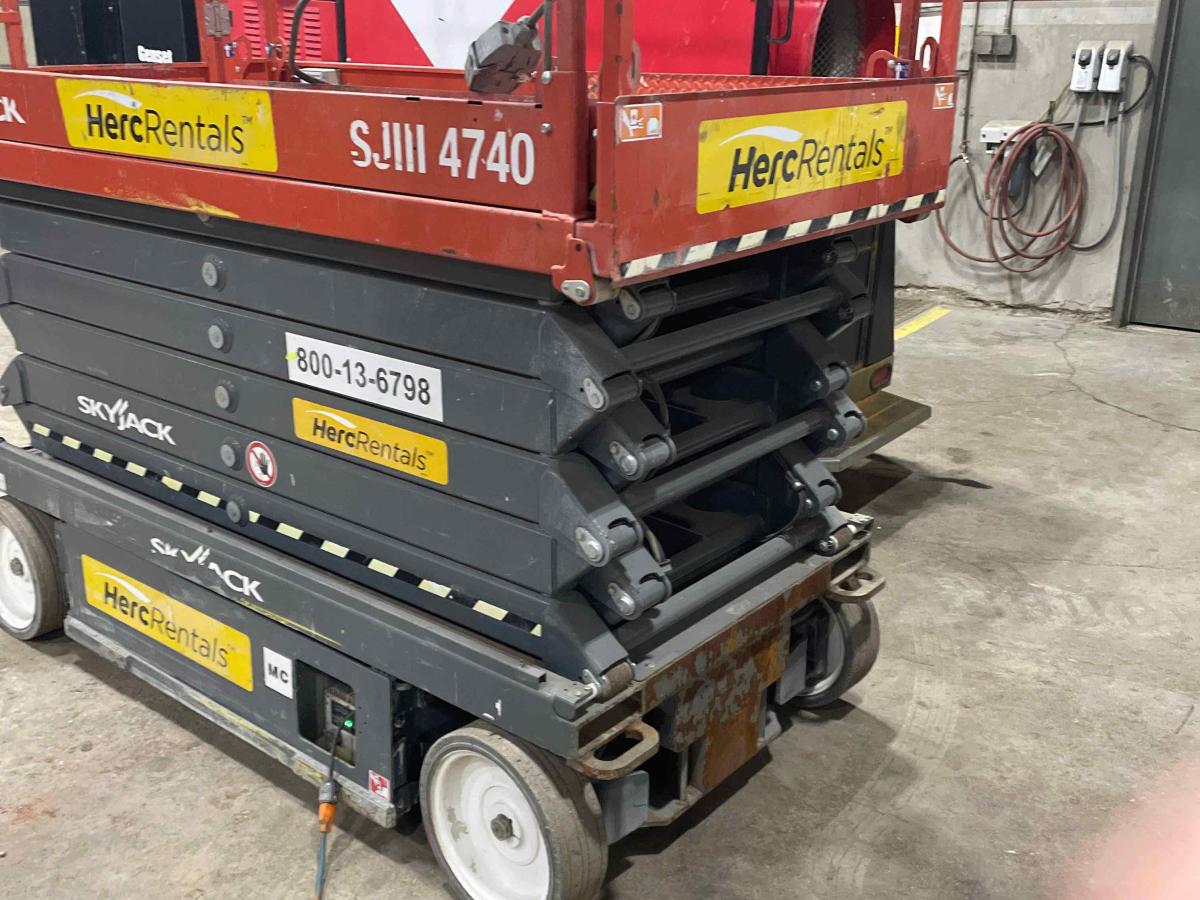 2017 Skyjack SJ4740