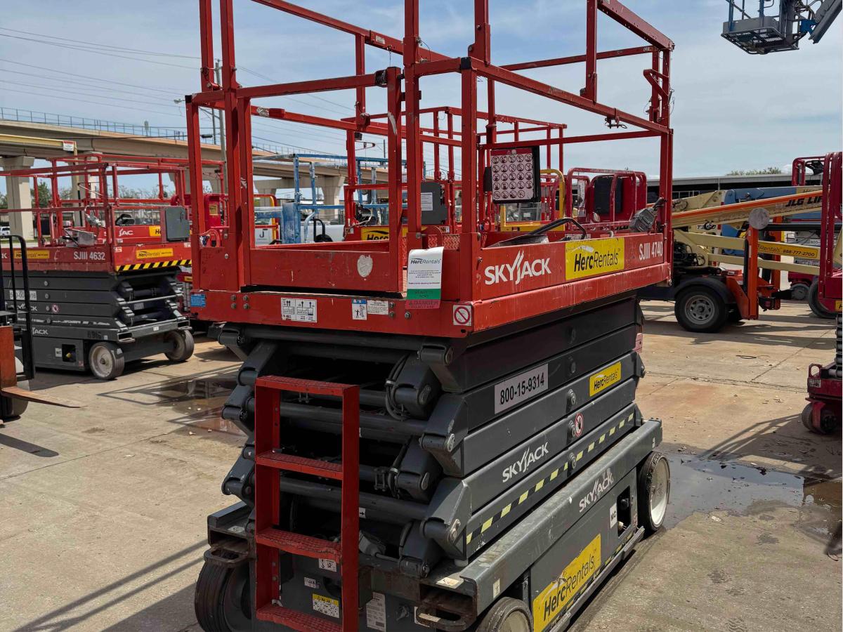 2017 Skyjack SJ4740