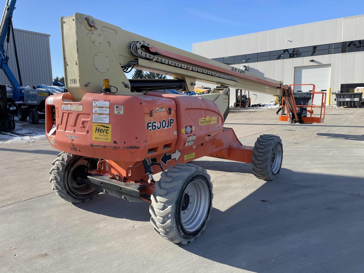 2014 JLG E600JP-12