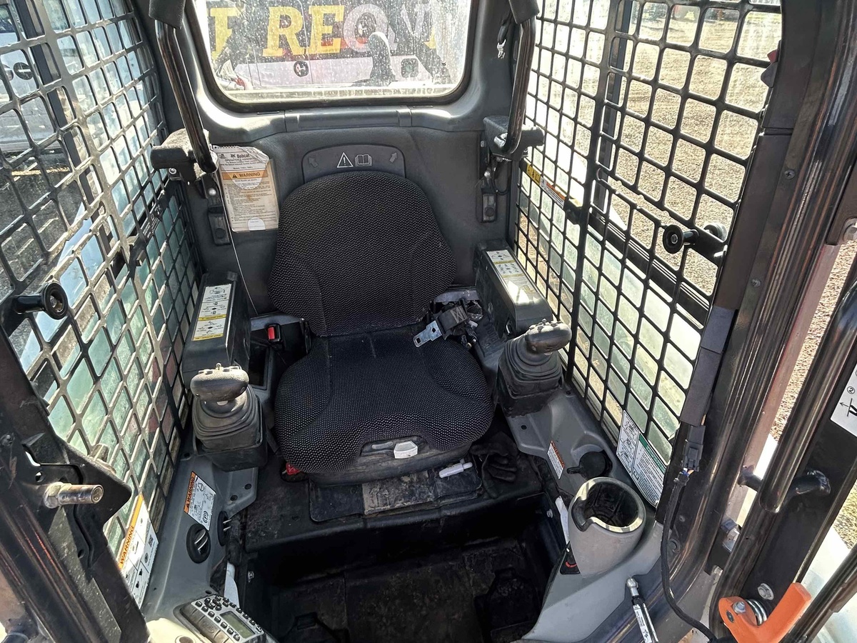 2021 Bobcat T870-1