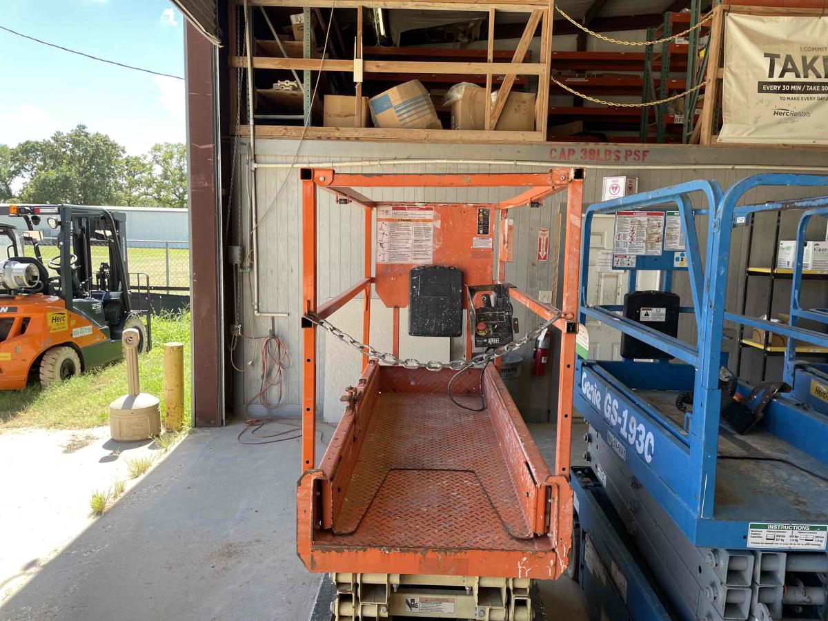 2018 JLG 1932R