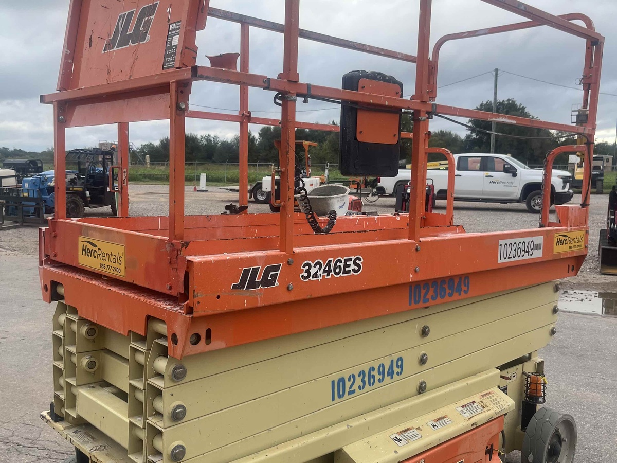 2018 JLG 3246ES-4