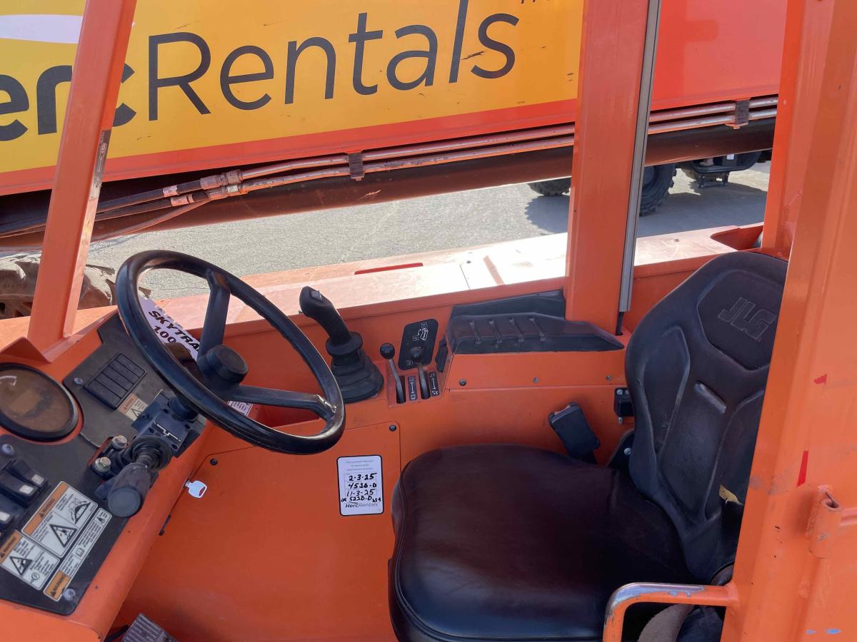 2019 SkyTrak 10042