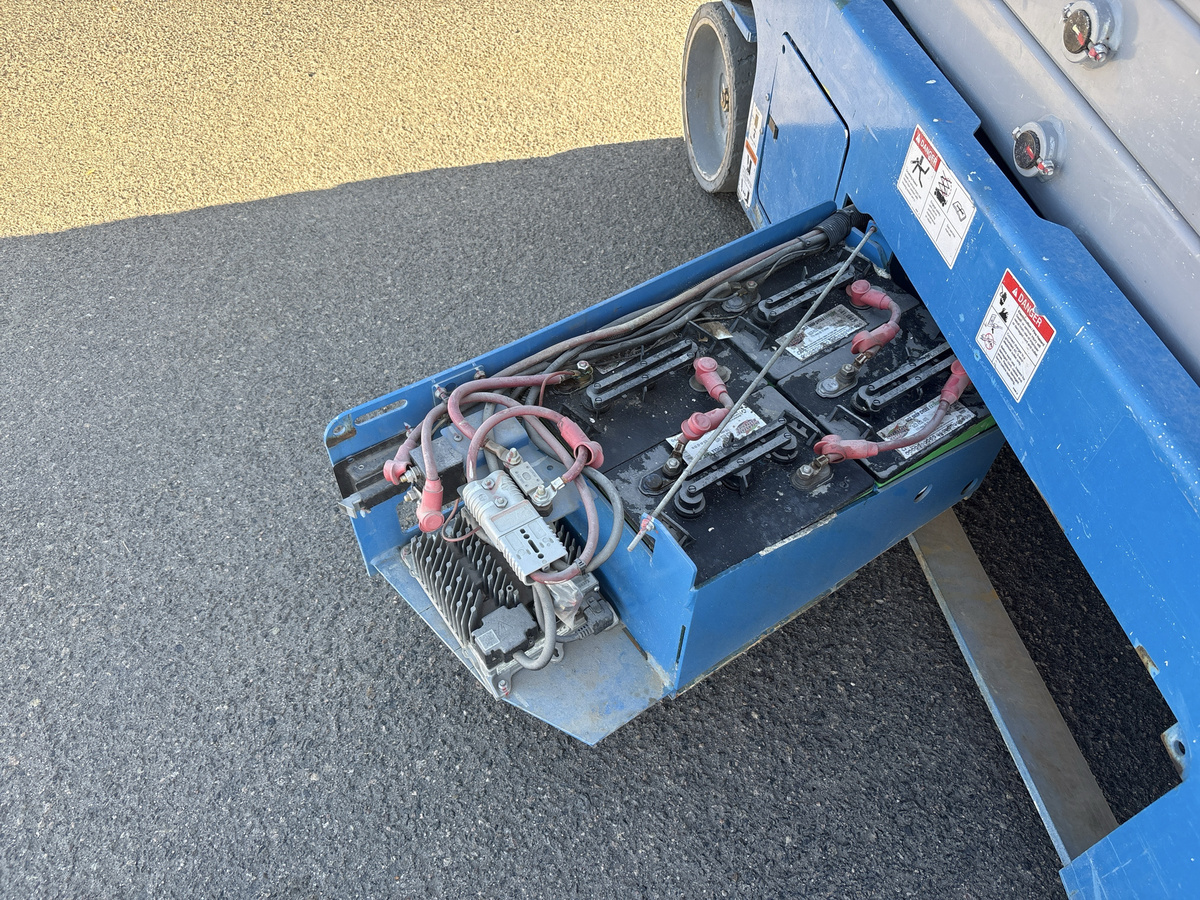 2018 Genie GS-3232-8