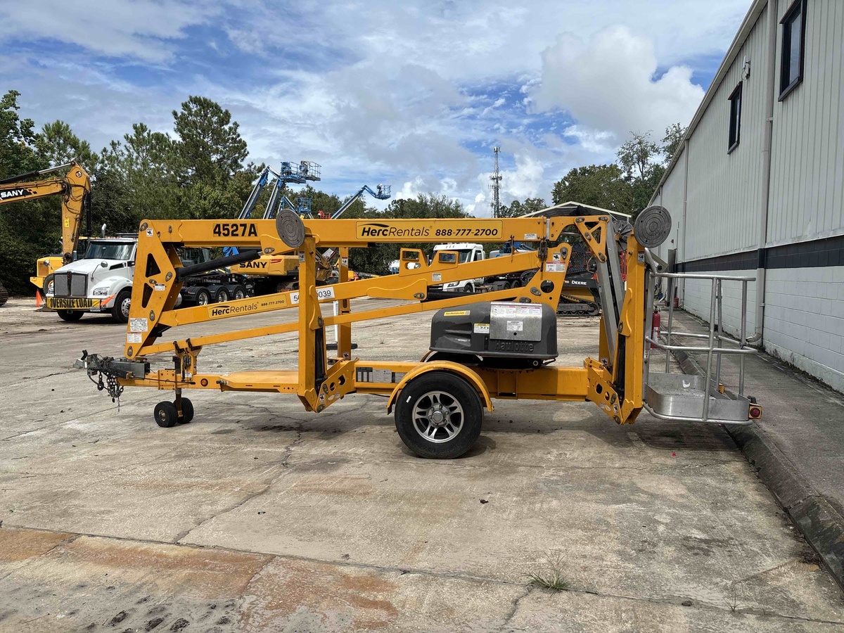 2017 Haulotte 4527A