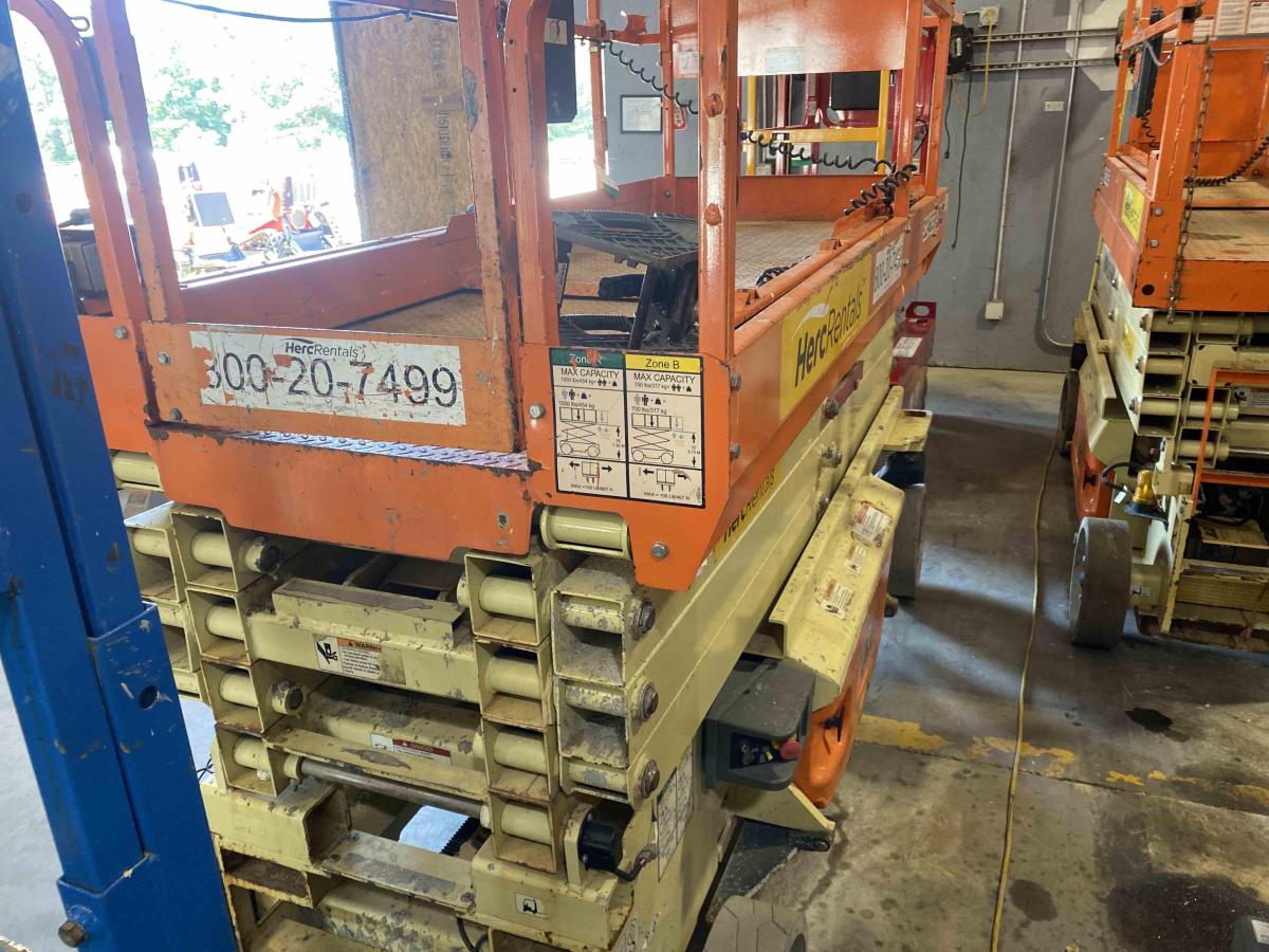 2018 JLG 3246ES
