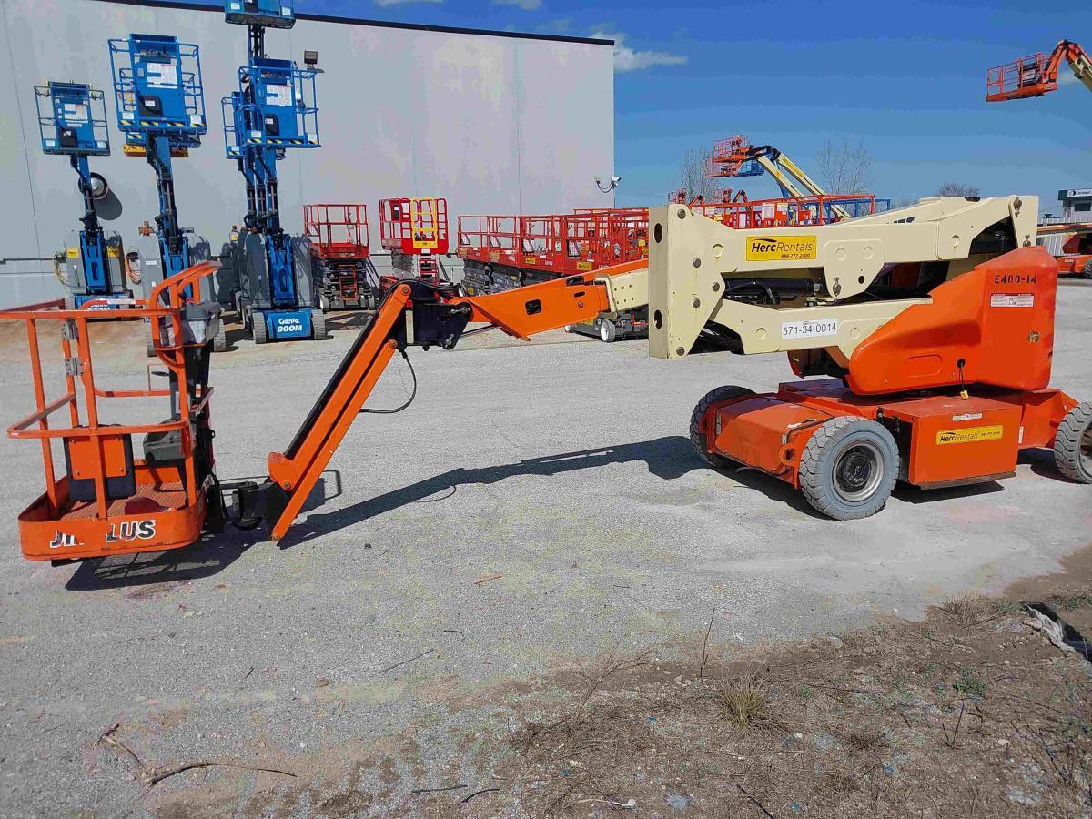 2014 JLG E400AJP-2