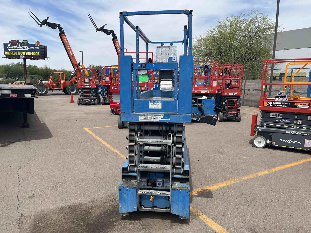 2016 Genie GS-3232