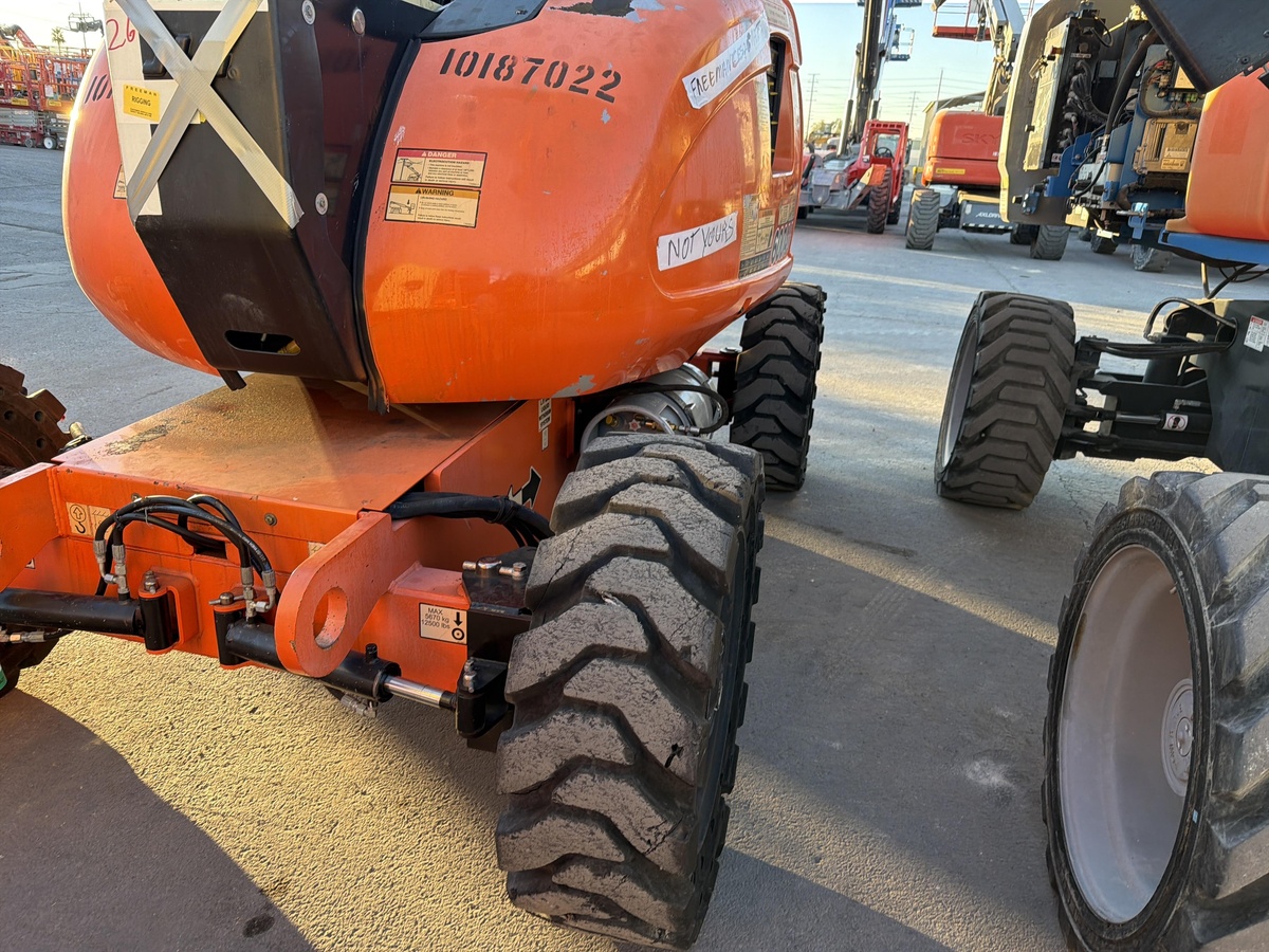 2016 JLG 600AJ
