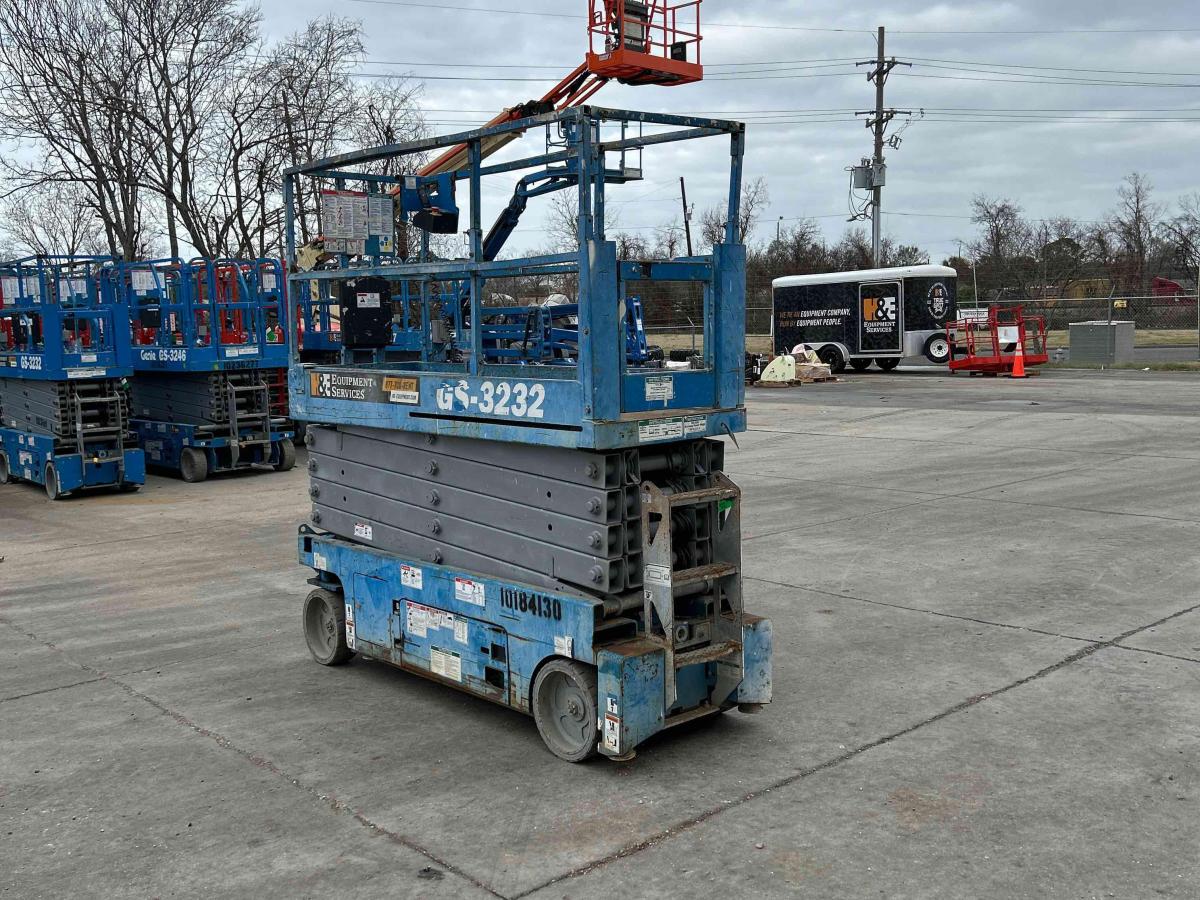 2016 Genie GS-3232