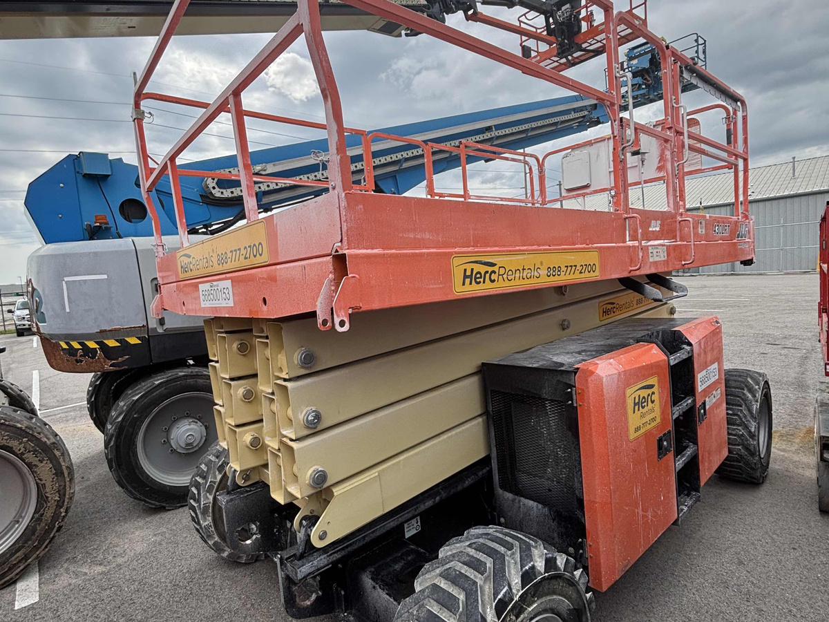 2018 JLG 430LRT