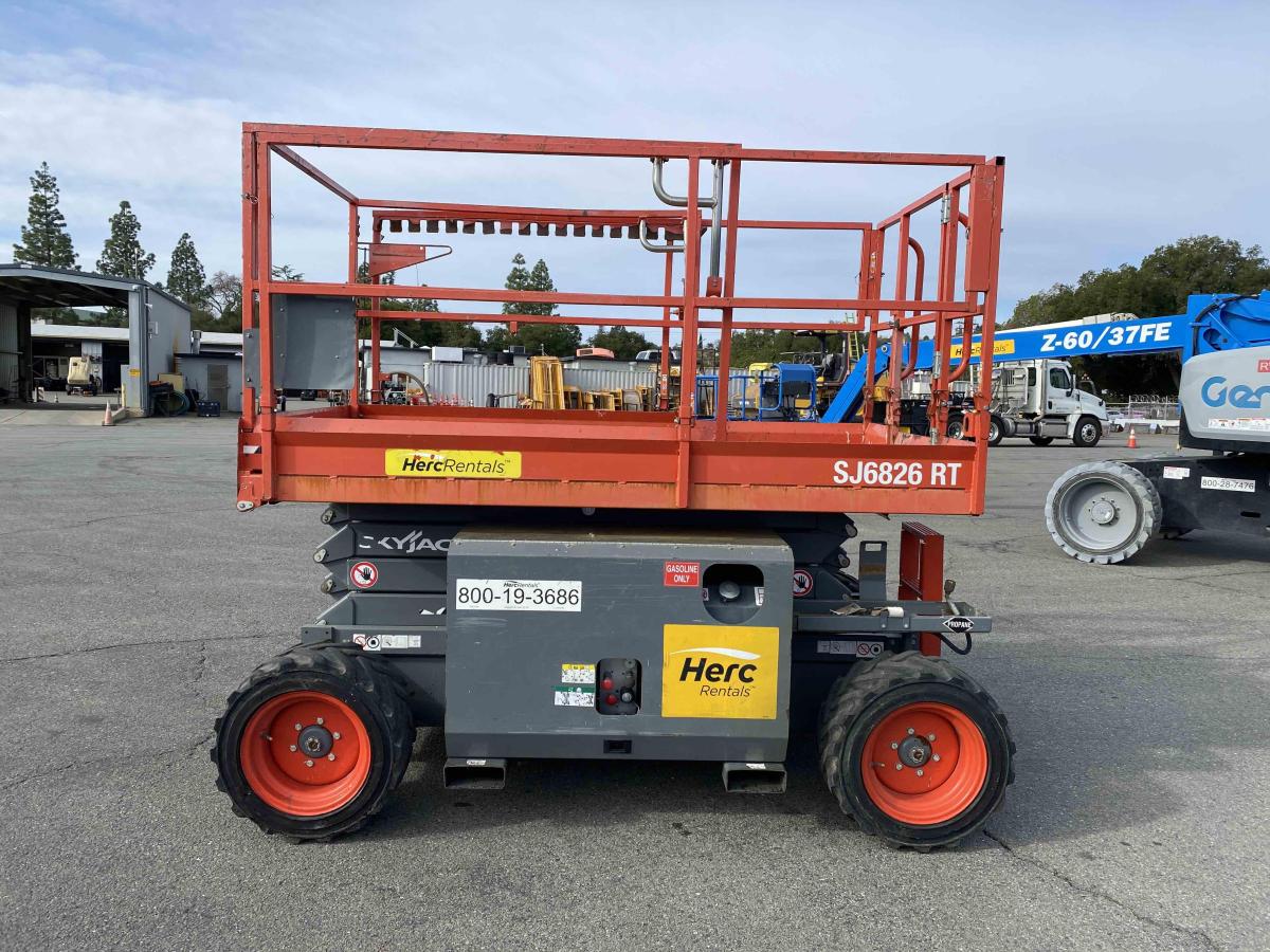 2018 Skyjack SJ-6826RT