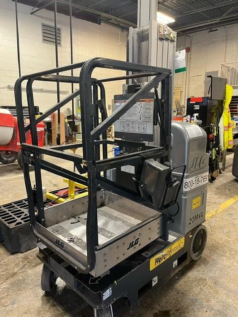2017 JLG 20MVL