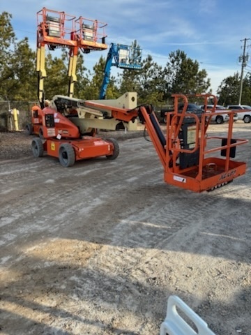 2016 JLG E450AJ-2