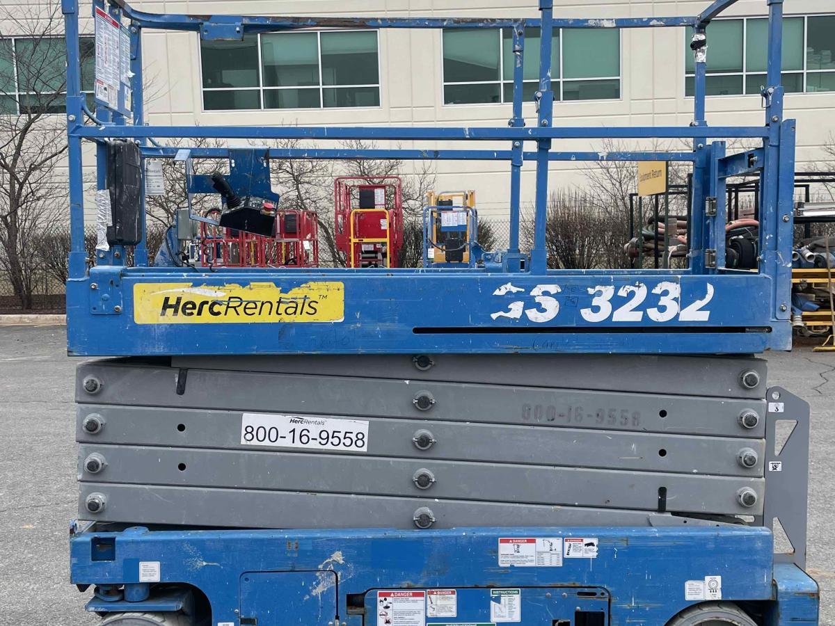 2017 Genie GS-3232-3