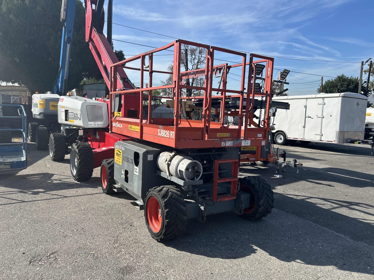 2017 Skyjack SJ-6826RT-2