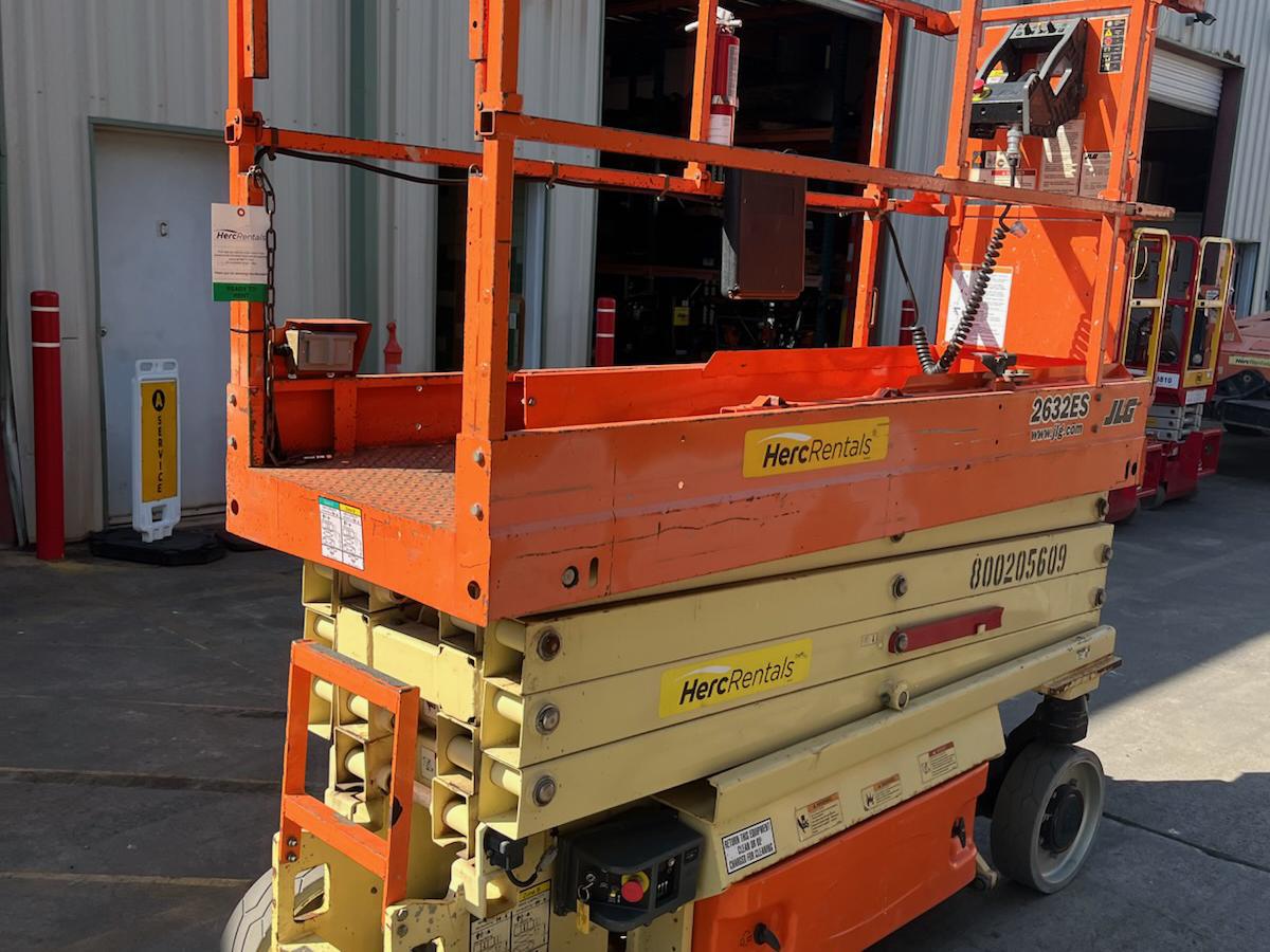 2018 JLG 2632ES