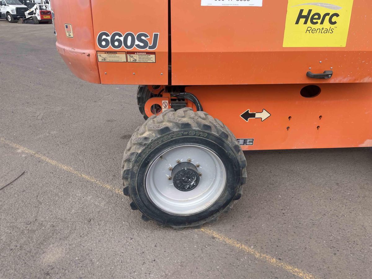 2017 JLG 660SJ