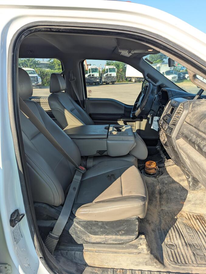 2018 Ford F550-13